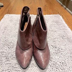 Guess low bootie size 7.5